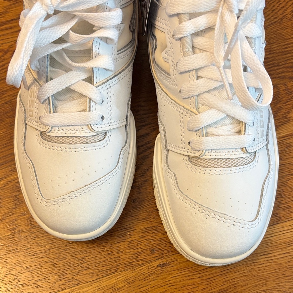 New Balance White Beige 550 Sneakers - Picture 7 of 9